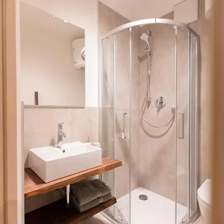 Modern In The Heart Of Appartamento